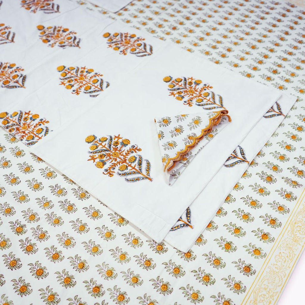 Marigold Meadow Tablecover