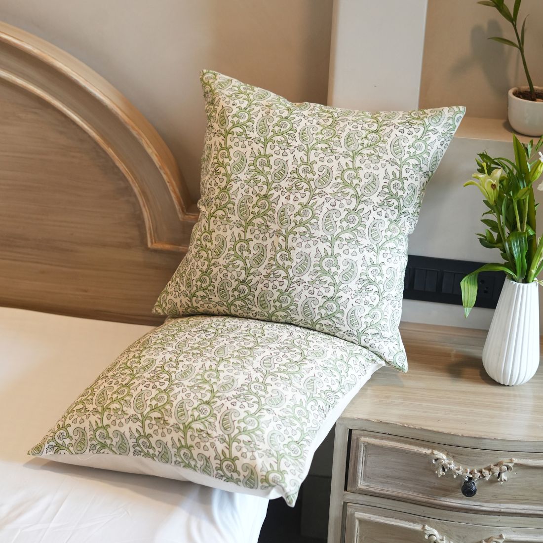 Verdant Vines Cushion Cover